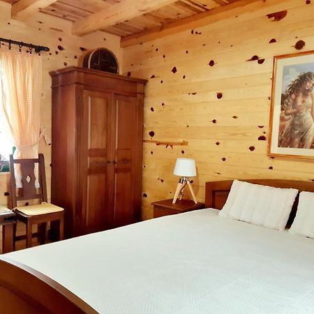 El Paso City, Zlatibor - Unique Wooden Cottages, Treehouse, Wild West Rooms, Accommodation 1-6 People 外观 照片
