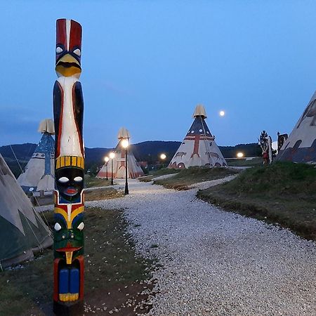 El Paso City, Zlatibor - Unique Wooden Cottages, Treehouse, Wild West Rooms, Accommodation 1-6 People 外观 照片