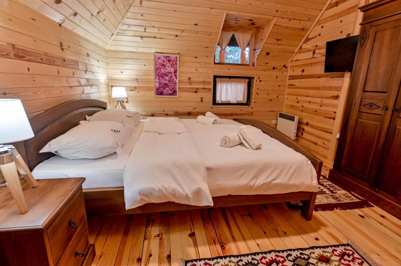 El Paso City, Zlatibor - Unique Wooden Cottages, Treehouse, Wild West Rooms, Accommodation 1-6 People 外观 照片
