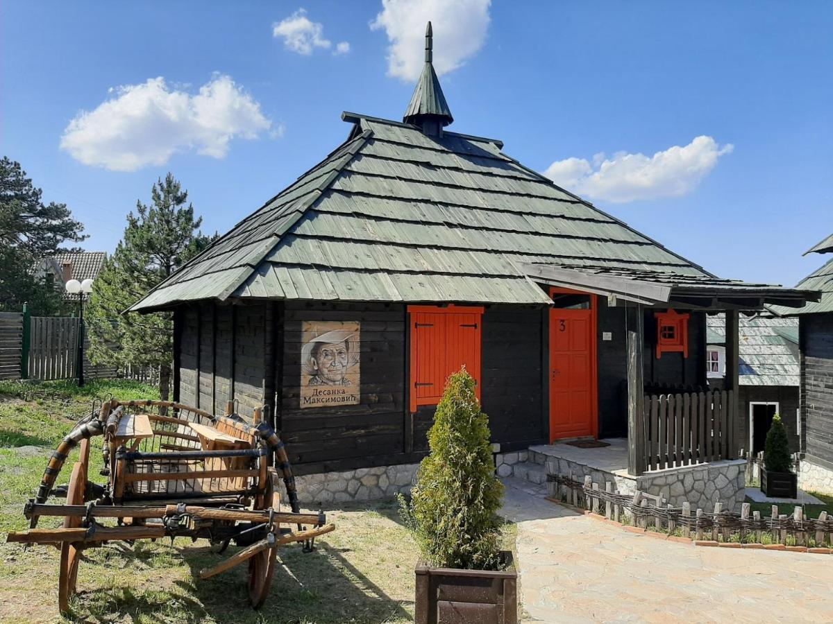 El Paso City, Zlatibor - Unique Wooden Cottages, Treehouse, Wild West Rooms, Accommodation 1-6 People 外观 照片