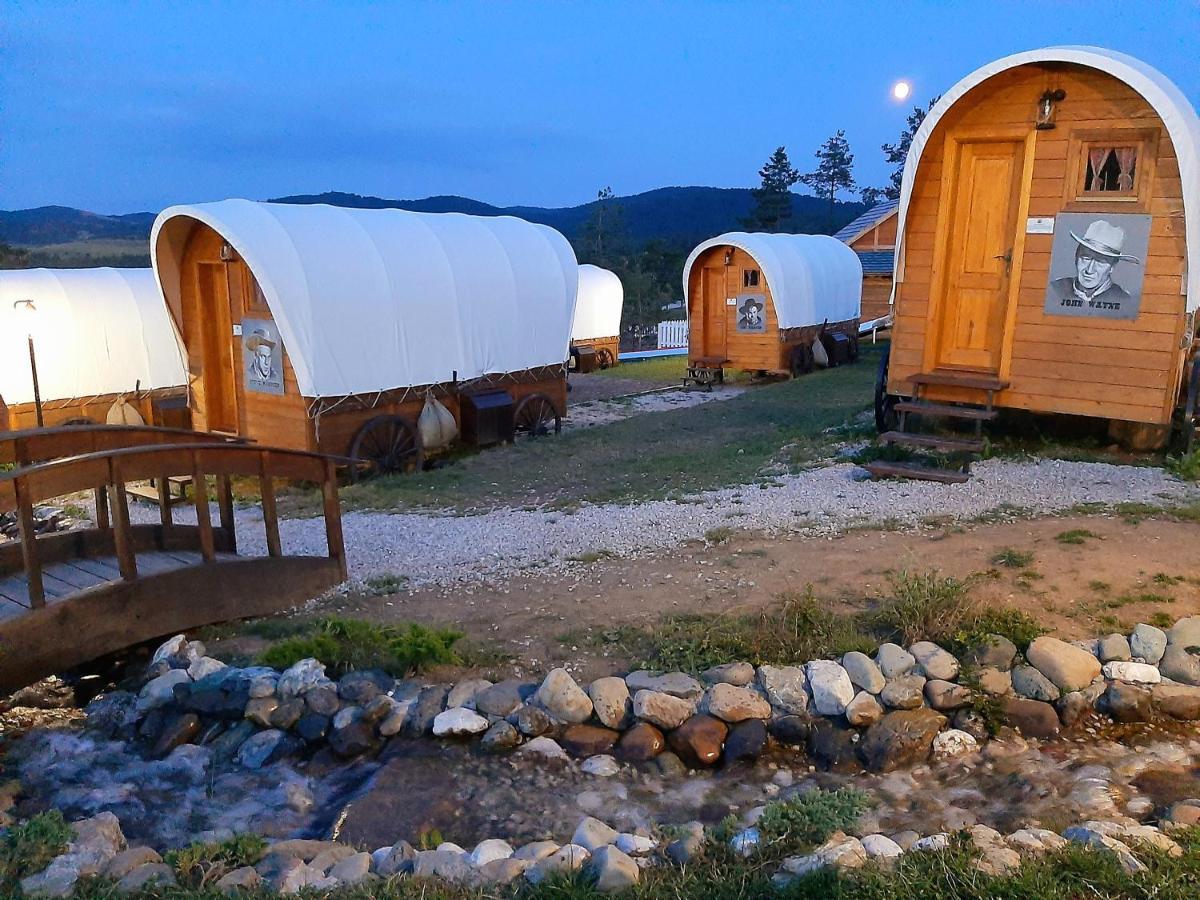 El Paso City, Zlatibor - Unique Wooden Cottages, Treehouse, Wild West Rooms, Accommodation 1-6 People 外观 照片