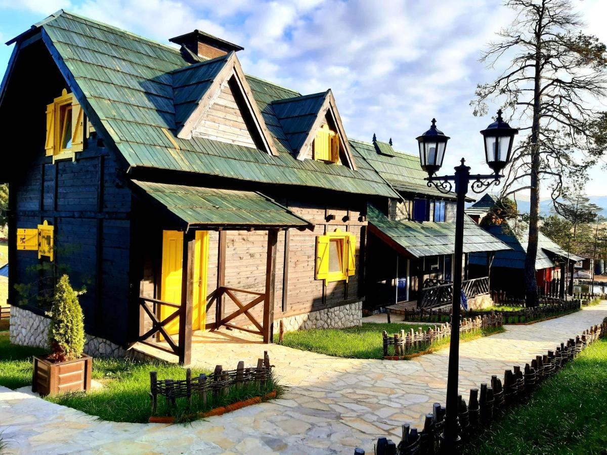 El Paso City, Zlatibor - Unique Wooden Cottages, Treehouse, Wild West Rooms, Accommodation 1-6 People 外观 照片