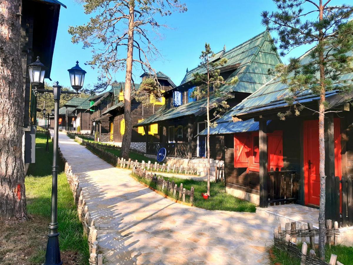 El Paso City, Zlatibor - Unique Wooden Cottages, Treehouse, Wild West Rooms, Accommodation 1-6 People 外观 照片