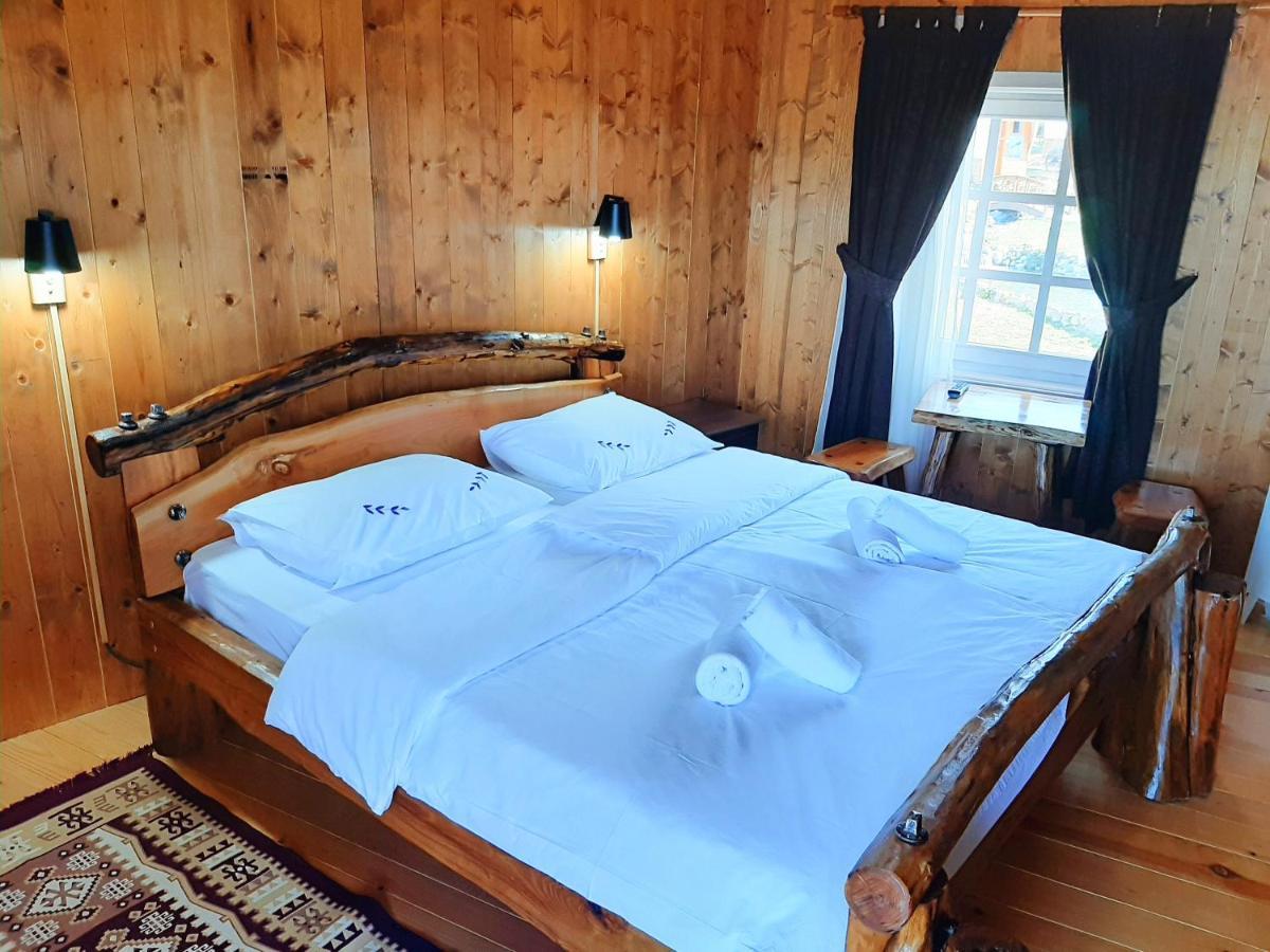 El Paso City, Zlatibor - Unique Wooden Cottages, Treehouse, Wild West Rooms, Accommodation 1-6 People 外观 照片