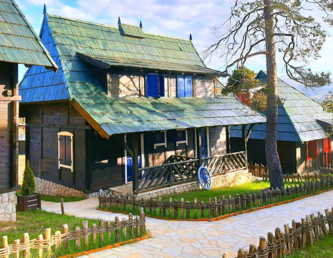 El Paso City, Zlatibor - Unique Wooden Cottages, Treehouse, Wild West Rooms, Accommodation 1-6 People 外观 照片