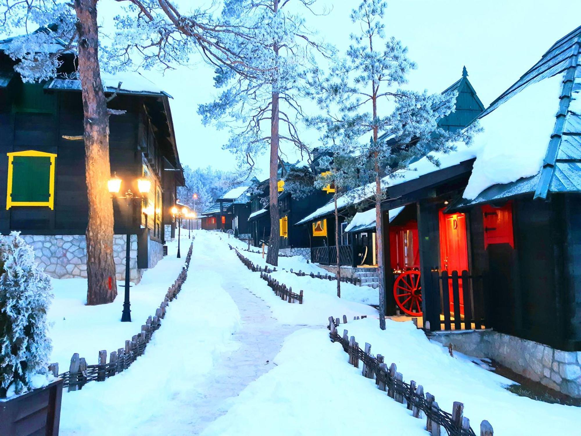 El Paso City, Zlatibor - Unique Wooden Cottages, Treehouse, Wild West Rooms, Accommodation 1-6 People 外观 照片