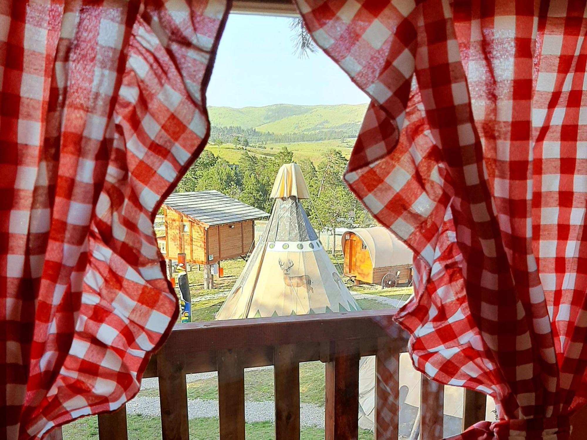 El Paso City, Zlatibor - Unique Wooden Cottages, Treehouse, Wild West Rooms, Accommodation 1-6 People 客房 照片