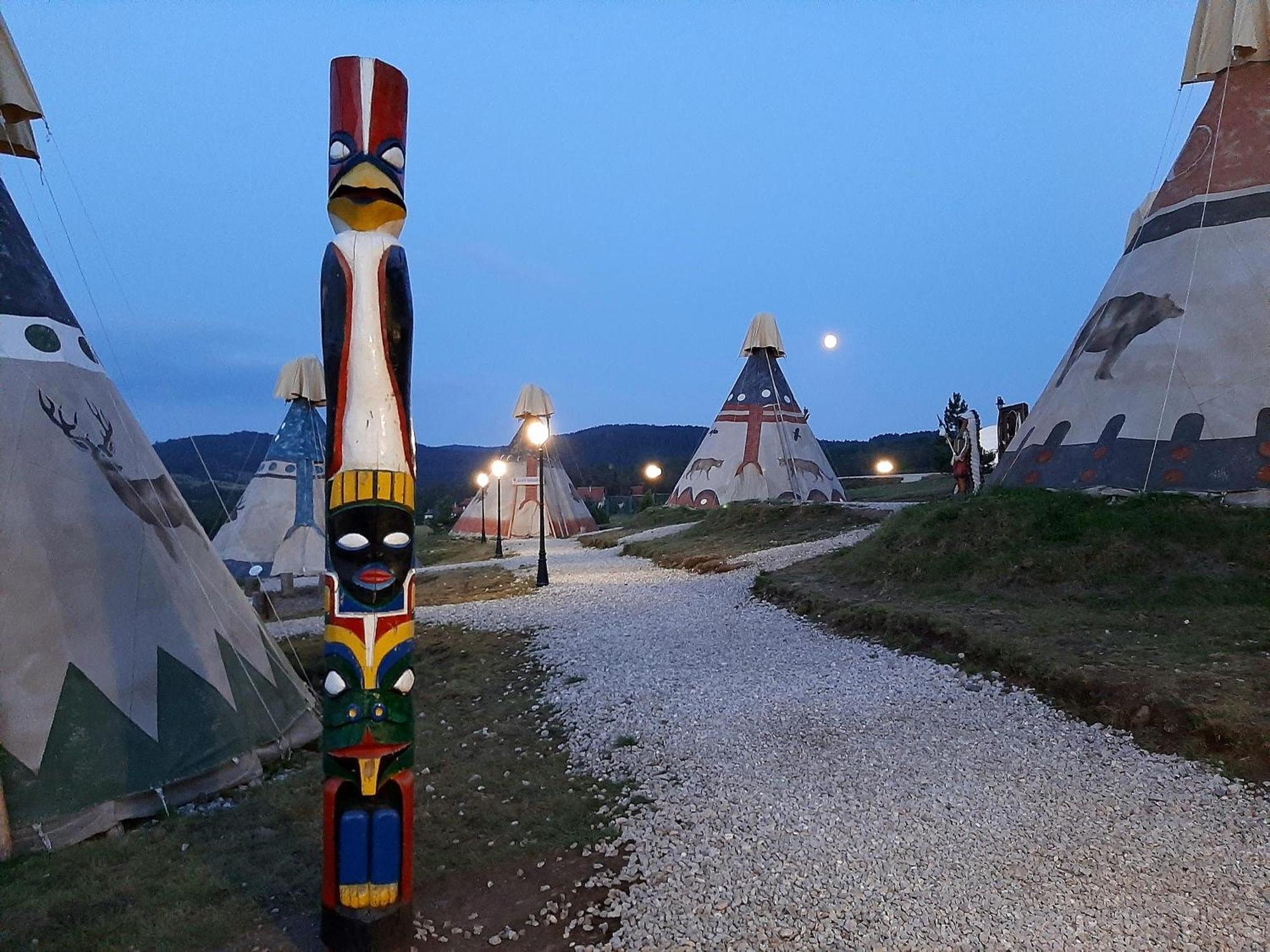 El Paso City, Zlatibor - Unique Wooden Cottages, Treehouse, Wild West Rooms, Accommodation 1-6 People 外观 照片