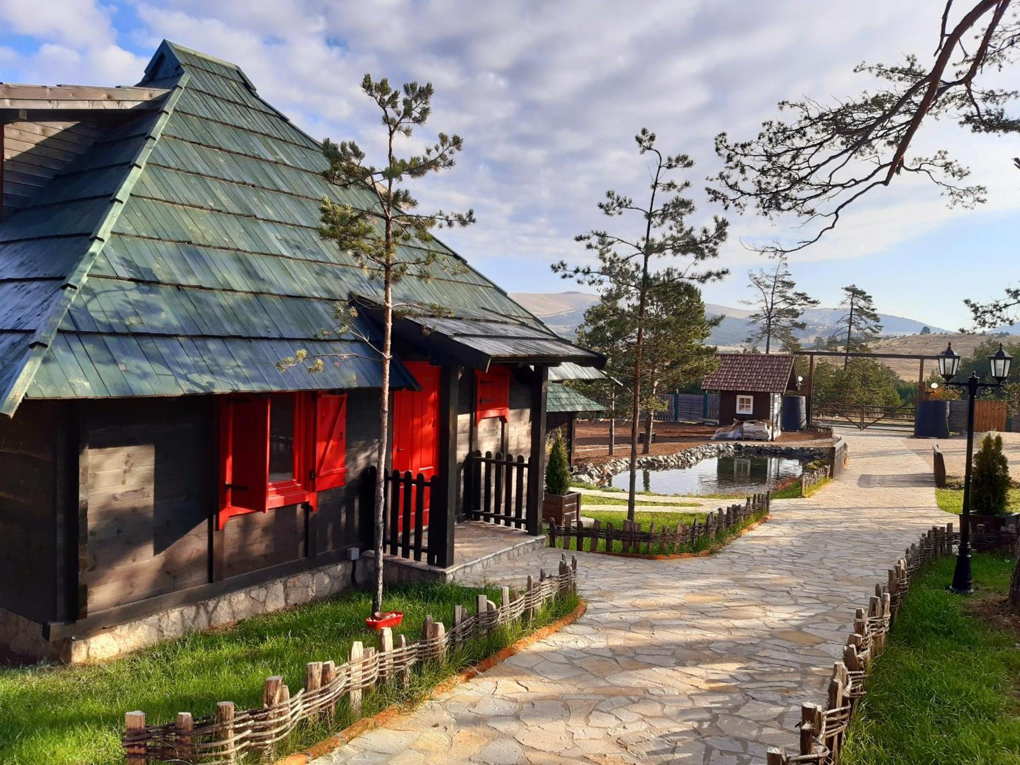 El Paso City, Zlatibor - Unique Wooden Cottages, Treehouse, Wild West Rooms, Accommodation 1-6 People 外观 照片